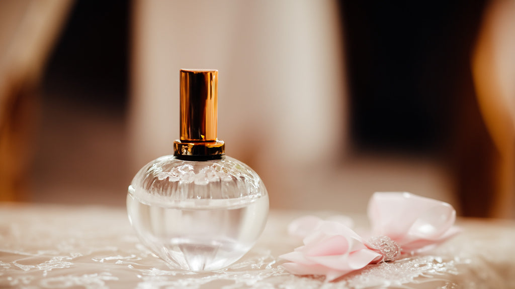 A Bride’s Guide to Choosing the Best Perfume for the Wedding